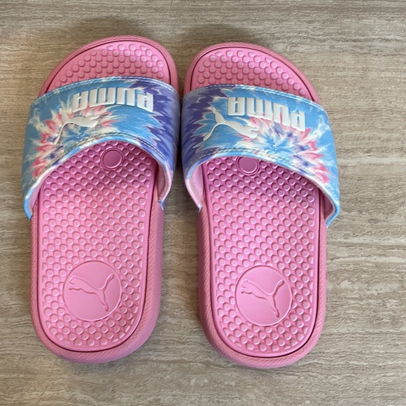 PUMA UEC Girls Size 11 Pool Slide Sandal Pink Purple Blue White Tie-dye pattern - Picture 6 of 10
